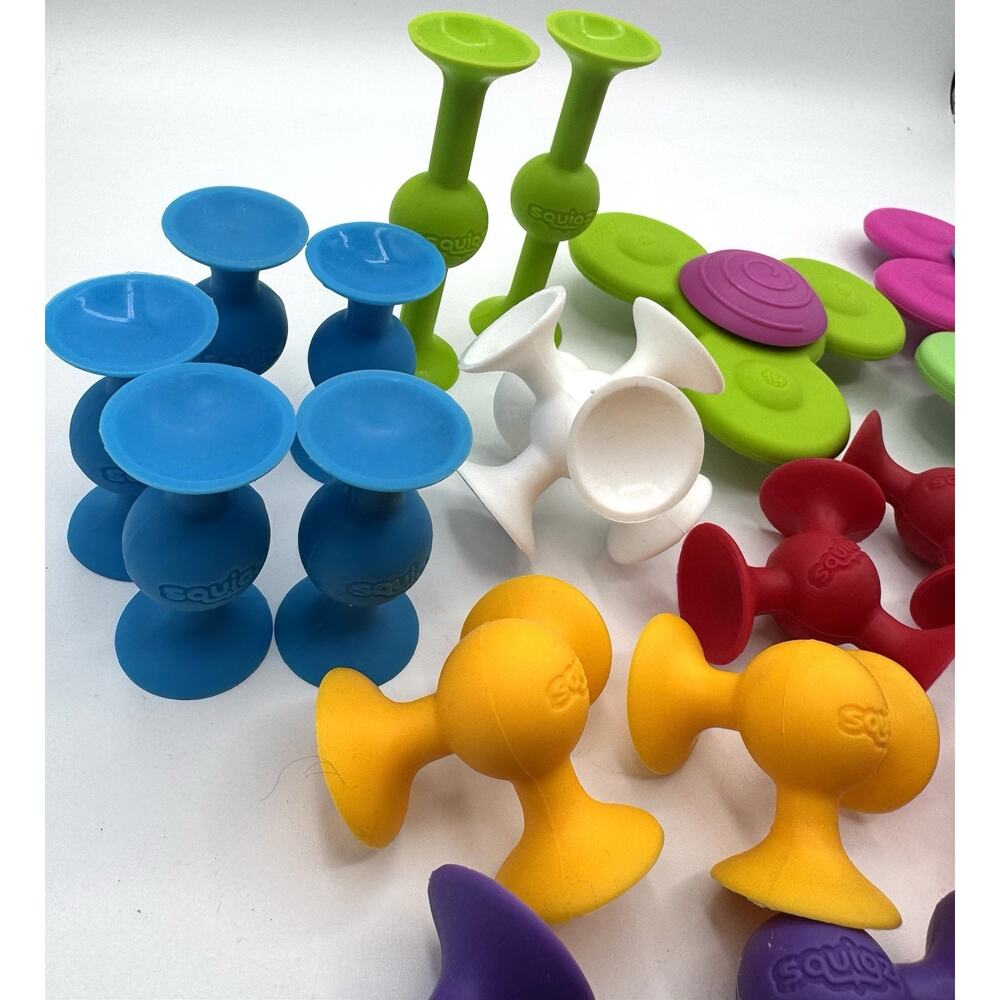 Fat Brain Toys Whirly Squigz Suction Little Brainies Suckers Lot of 25 - Picture 8 of 11